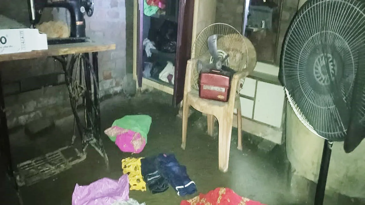 बहराइच में चोरों ने बोला धावा!, एक ही गांव के चार मकानों में की लाखों की चोरी, हड़कंप