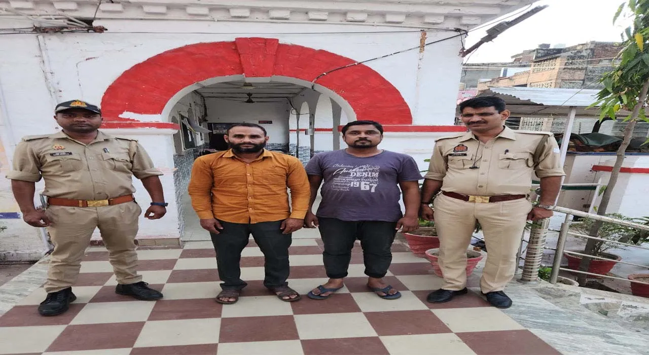 लखनऊ: बस यात्री के कान काटने के मामले में जागा रोडवेज प्रशासन!, चालक को किया ब्लैक लिस्ट, परिचालक कार्यमुक्त