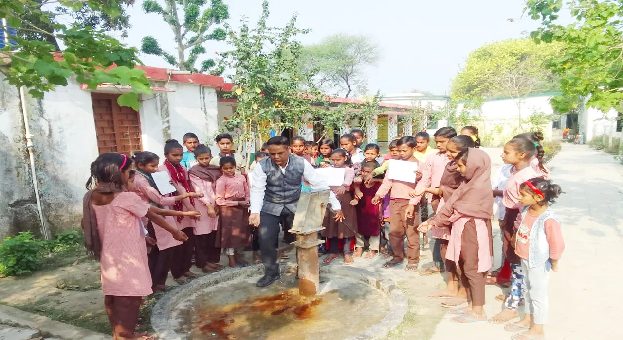 बहराइच: रहिमन पानी राखिए बिन पानी सब सून... जल संरक्षण के लिए छात्रों ने ली शपथ