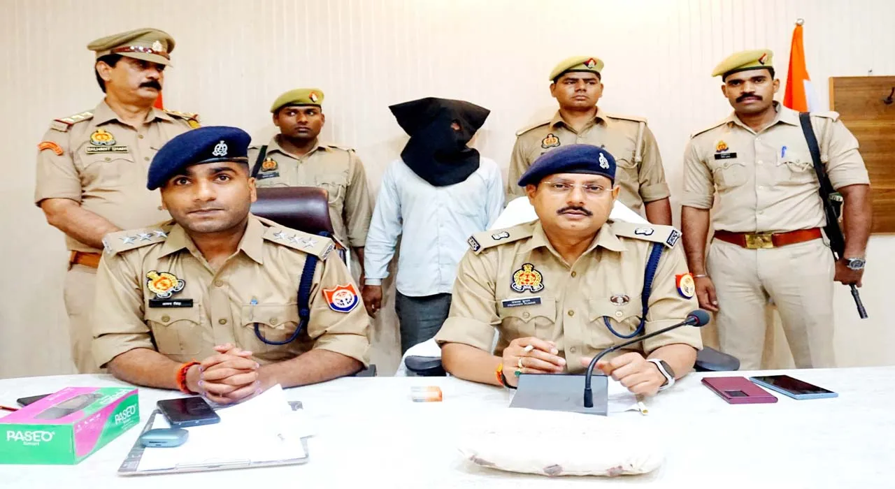 सीतापुर: आपसी विवाद में बांके से हुई थी मंदिर के पुजारी की हत्या, हत्यारोपी गिरफ्तार