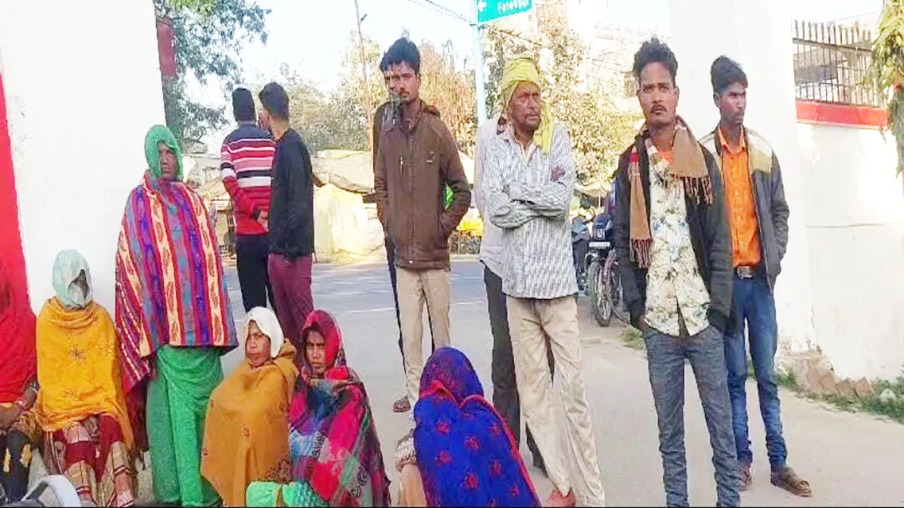 रायबरेली: गांव के बाहर मिला युवक का शव, परिजनों ने लगाया हत्या का आरोप 