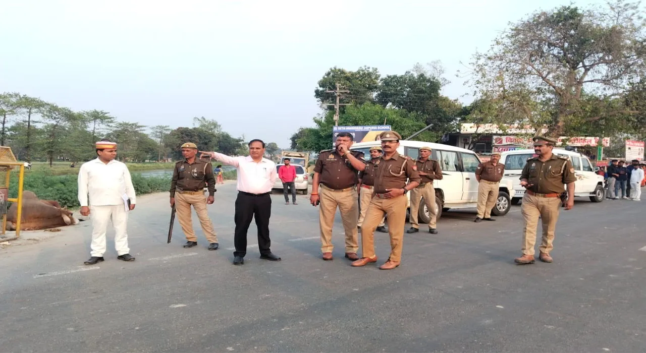 बाराबंकी: प्रवर्तन दल ने पकड़ी आठ लाख की करेंसी, जांच हुई तो पता चला यह माजरा...