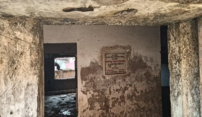 प्रयागराज: मूलभूत सुविधाओं से महरूम है महिला चिकित्सालय कोरांव, महिलाओं को 33 पैसे की दवा भी नहीं मयस्सर!