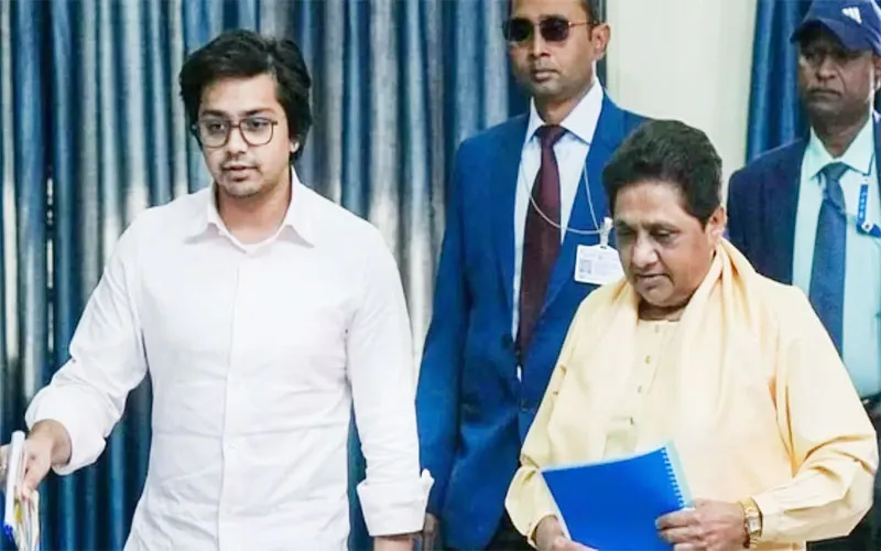 लखनऊ: मायावती के भतीजे आकाश को मिली वाई प्लस श्रेणी की सुरक्षा, राजनीतिक गलियारों में चर्चाओं का बाजार गर्म