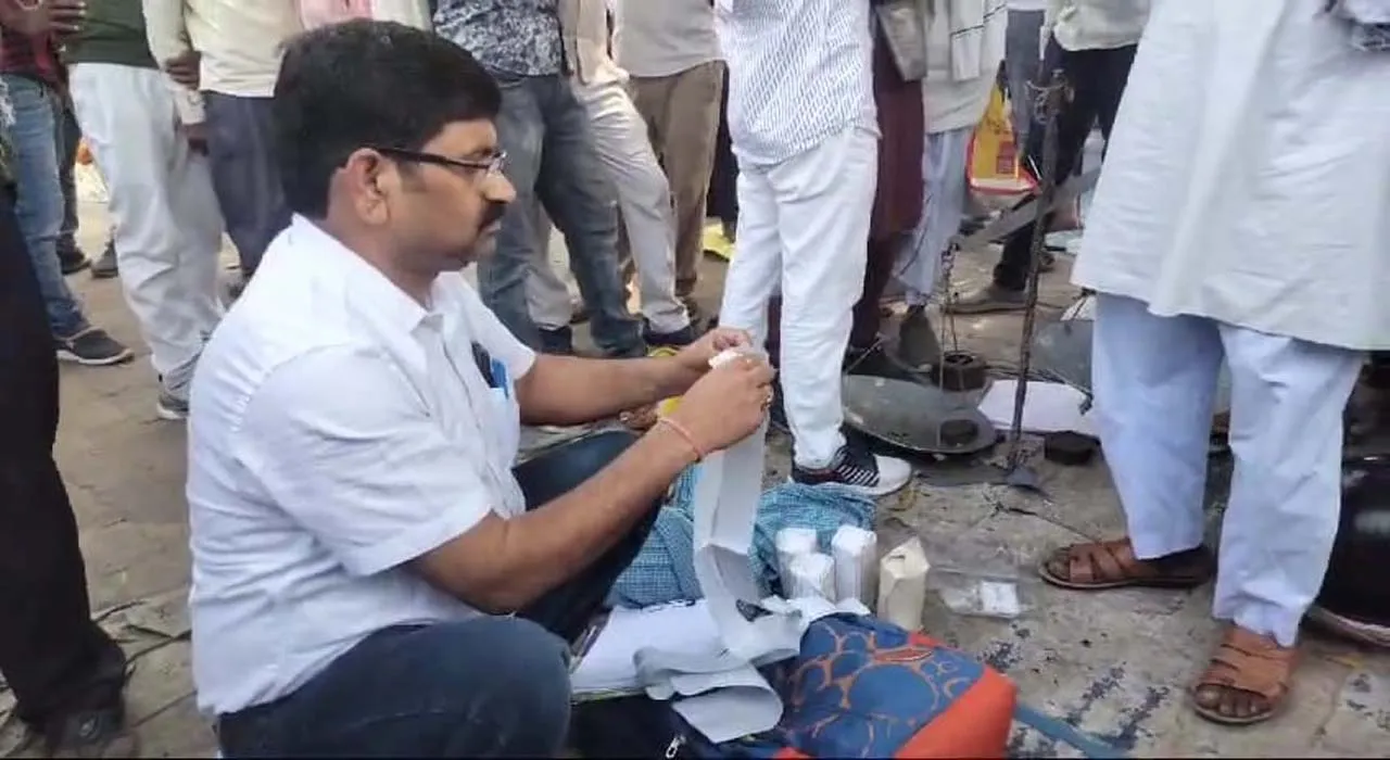 सीतापुर: त्योहारों को देख खाद्य विभाग हुआ सक्रिय!, खोया मंडी में मारा छापा, मिलावटखोर हुए फरार, हड़कंप
