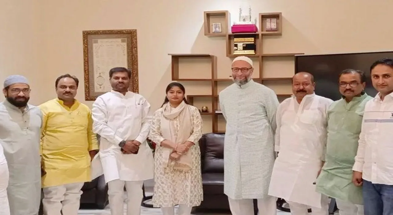 VIDEO: पल्लवी पटेल और ओवैसी ने की साझा प्रेस कांफ्रेंस, अखिलेश के PDA के जवाब में बनाया 'PDM', समझाए इसके मायने...