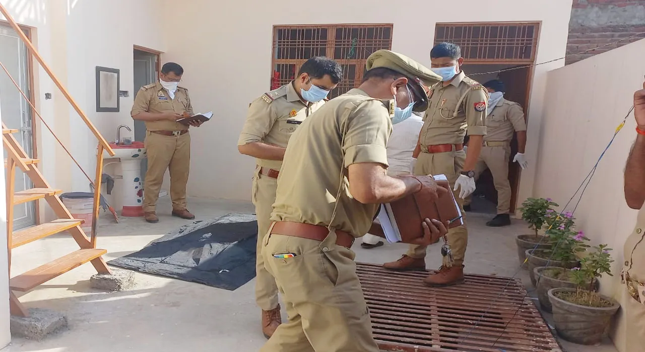 VIDEO: अवैध संबंध के शक में पति ने पत्नी व दो बच्चों को उतारा मौत के घाट, कमरे से बदबू आने पर मकान मालिक ने पुलिस को दी सूचना