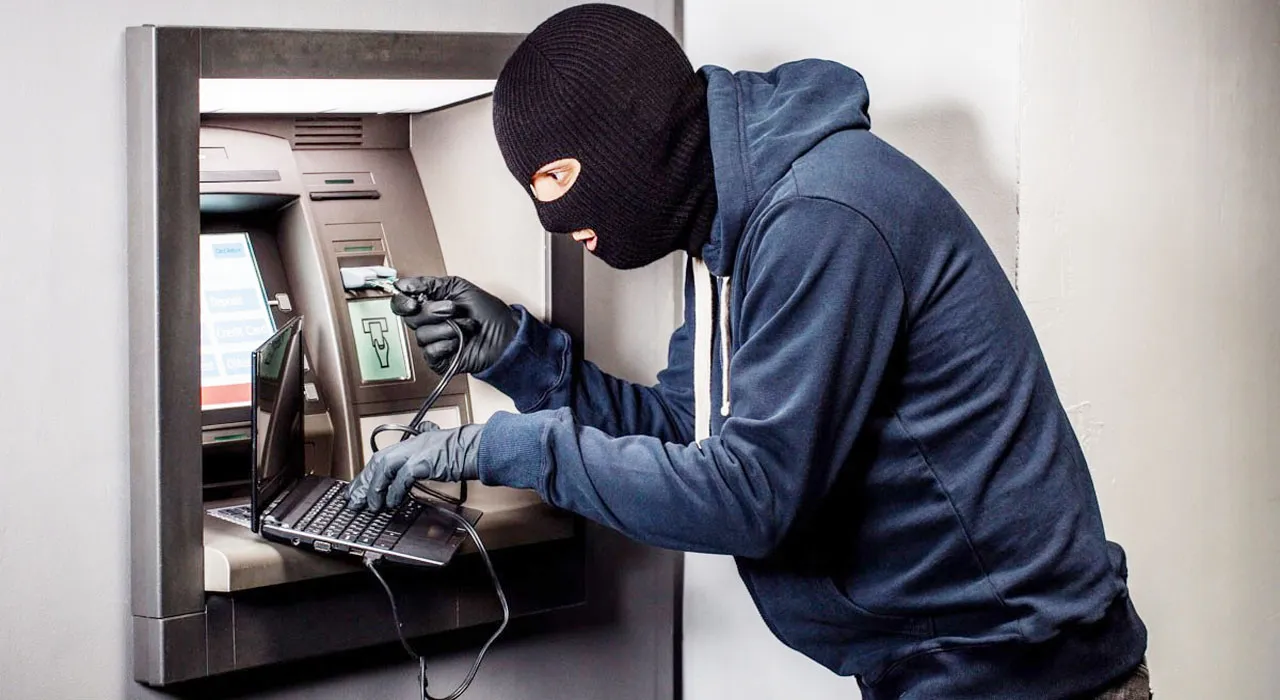 गोंडा: टप्पेबाज ने एटीएम कार्ड बदलकर पीड़ित के उड़ाए ₹70 हजार