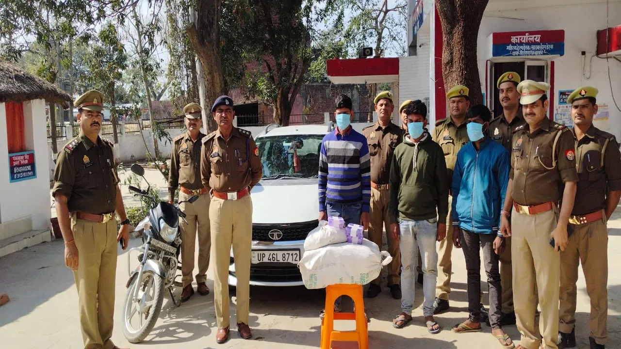 बहराइच: पुलिस को मिली सफलता, 15 किलो गांजे के साथ तीन तस्करों को किया गिरफ्तार