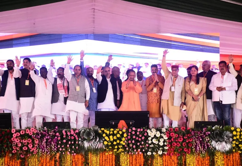 मुरादाबाद में CM Yogi बोले- डबल इंजन की सरकार सपने नहीं...हकीकत बुनती है, तभी सब मोदी को चुनते हैं