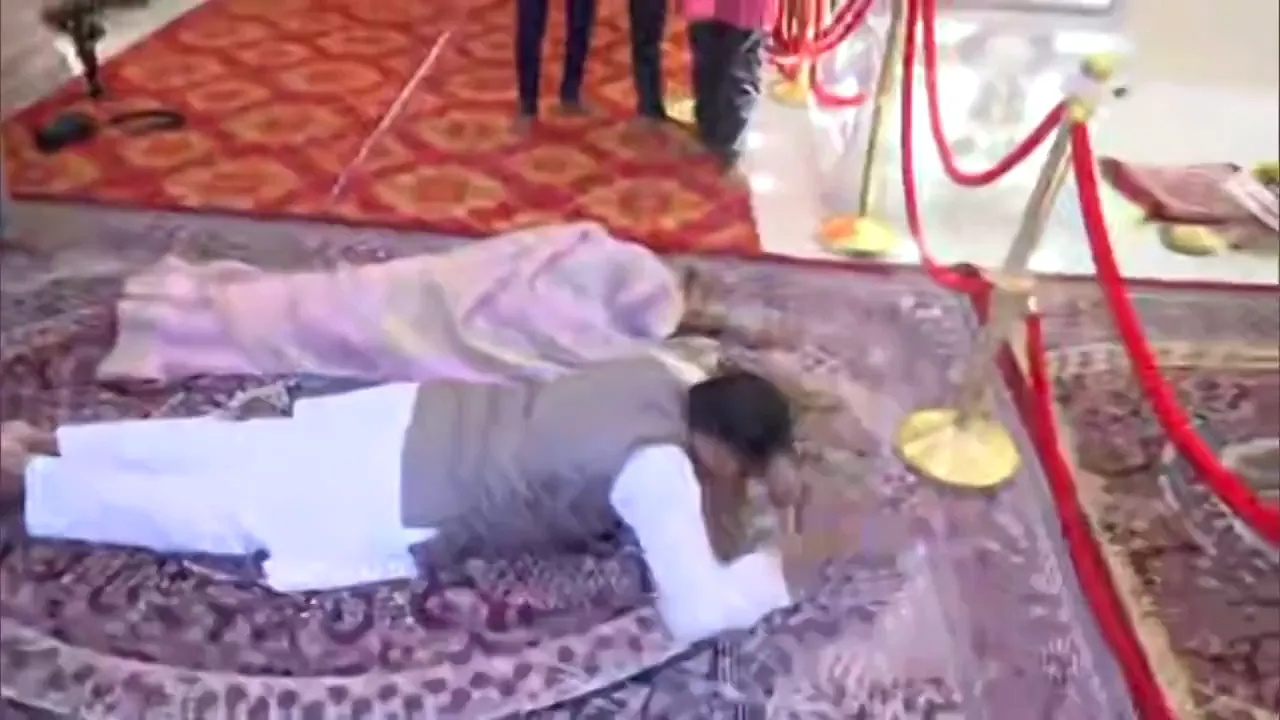 MP के सीएम मोहन यादव ने मंत्रिमंडल संग किया रामलला का दर्शन, कहा- जीवन धन्य हो गया...
