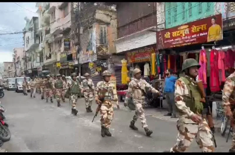 रामनगर विधान सभा में आइटीबीपी व पुलिस का फ्लैग मार्च