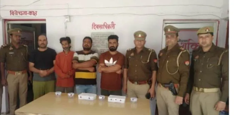 फिरोजाबाद: मुठभेड़ में पुलिस ने पकड़े 4 शातिर चोर, कई वारदातों को दे चुके हैं अंजाम