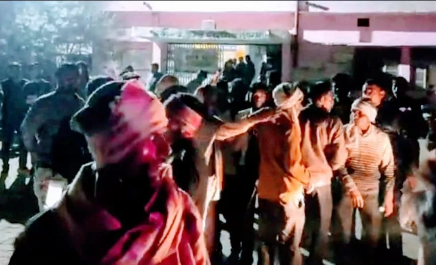 आगरा: एचटी लाइन की चपेट में आया लोडर में लदा बैंड, करंट लगने से तीन मौत...एक गंभीर