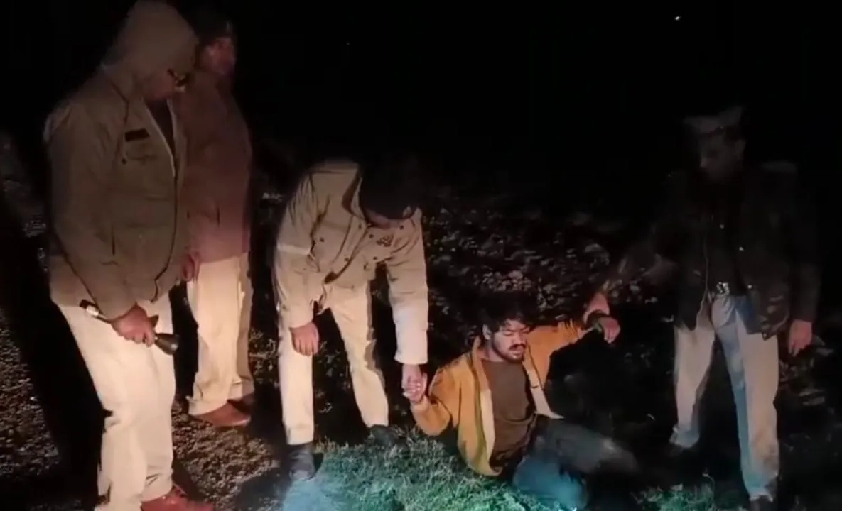 बदायूं: 2 साल की बच्ची से दुष्कर्म करके भागा...रोकने पर पुलिस पर कर दी फायरिंग, गिरफ्तार हुआ दरिंदा