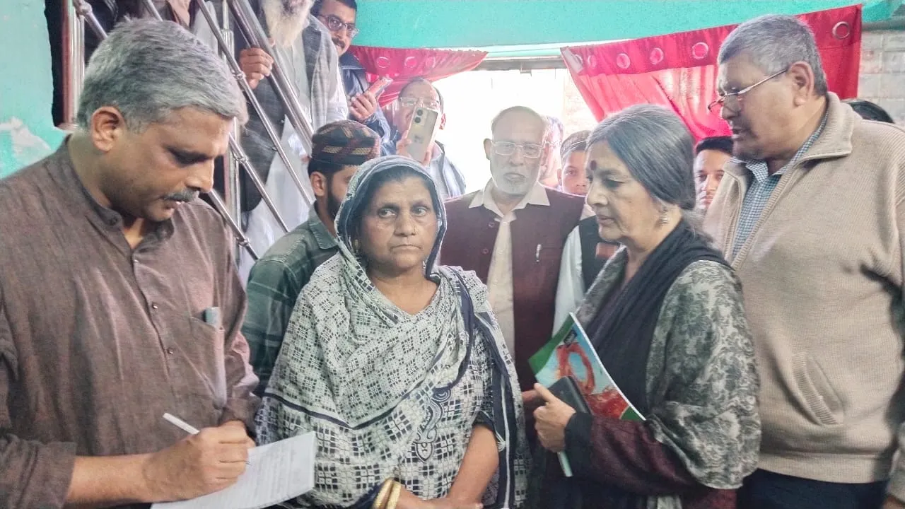 हल्द्वानी: बनभूलपुरा के लोगों ने आंसुओं के साथ बताए वृंदा करात और बीजू कृष्णन को हाल...