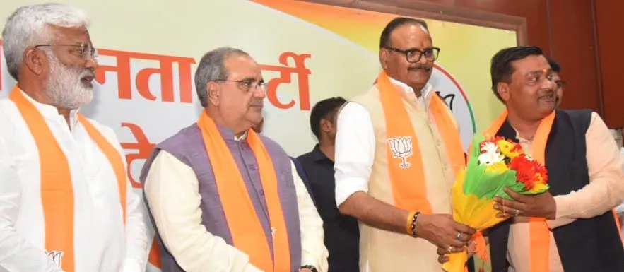 पीलीभीत: लोकसभा चुनाव से पहले घर वापसी, फिर भाजपाई हुए डीके गुप्ता और श्याम बिहारी भोजवाल