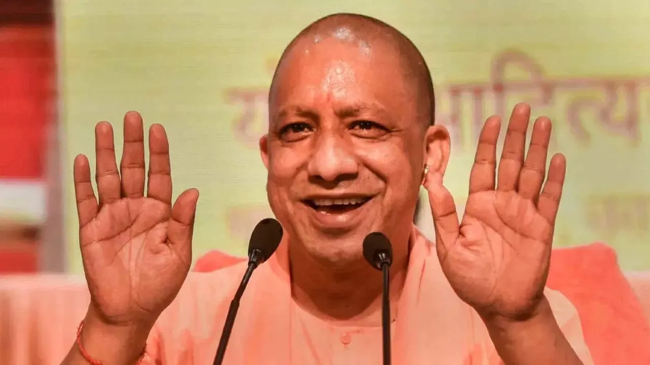 LPG गैस सिलेंडर की कीमत में 100 रुपए की छूट पर सीएम योगी ने पीएम का जताया आभार