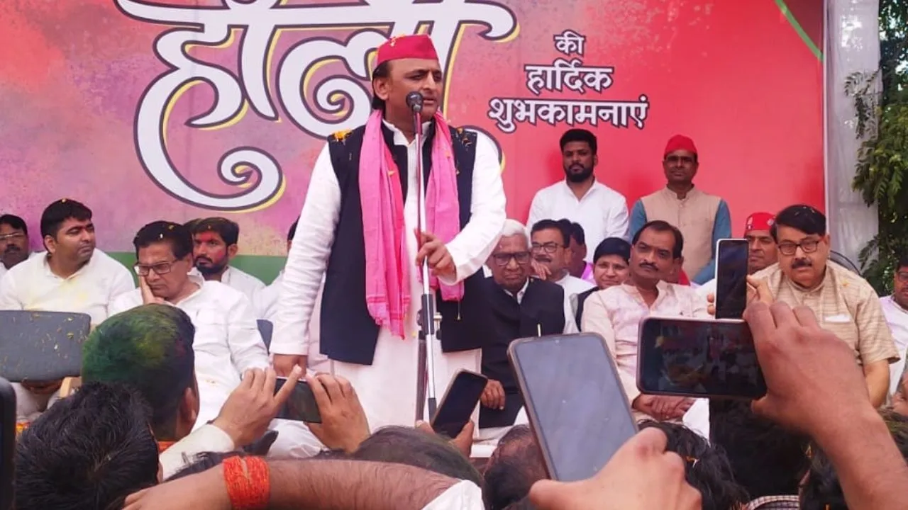 Etawah: अखिलेश यादव बोले- 'वसूली सरकार बन गई मोदी सरकार...आगामी चुनाव 2024 का चुनाव नहीं देश के भविष्य का चुनाव है'
