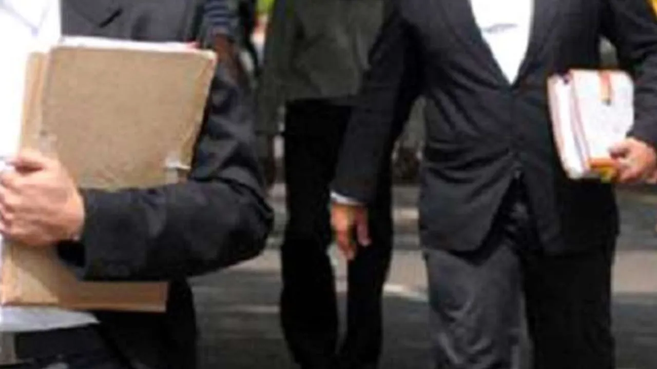 Kanpur: वकीलों का आरोप: शहर में वर्दी पहनकर फर्जी होमगार्ड व सिपाही कर रहे वसूली, इस तरह बना रहे लोगों को निशाना...