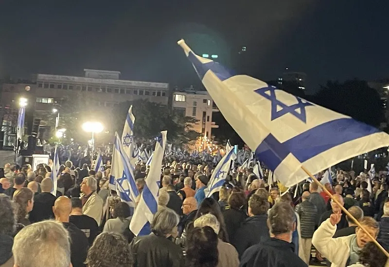 इजरायल में जल्द चुनाव को लेकर प्रदर्शन जारी, PM बेंजामिन नेतन्याहू के इस्तीफे की मांग