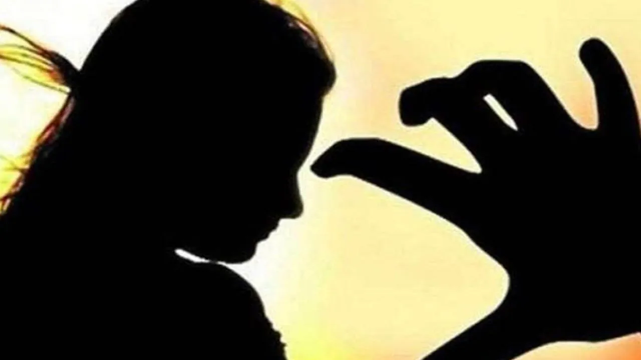 Etawah: छह वर्षीय मासूम को दरिंदे ने घर से उठाया; किया दुष्कर्म, रोते बिलखते घर पहुंची बच्ची, दिव्यांग मां को सुनाई आपबीती