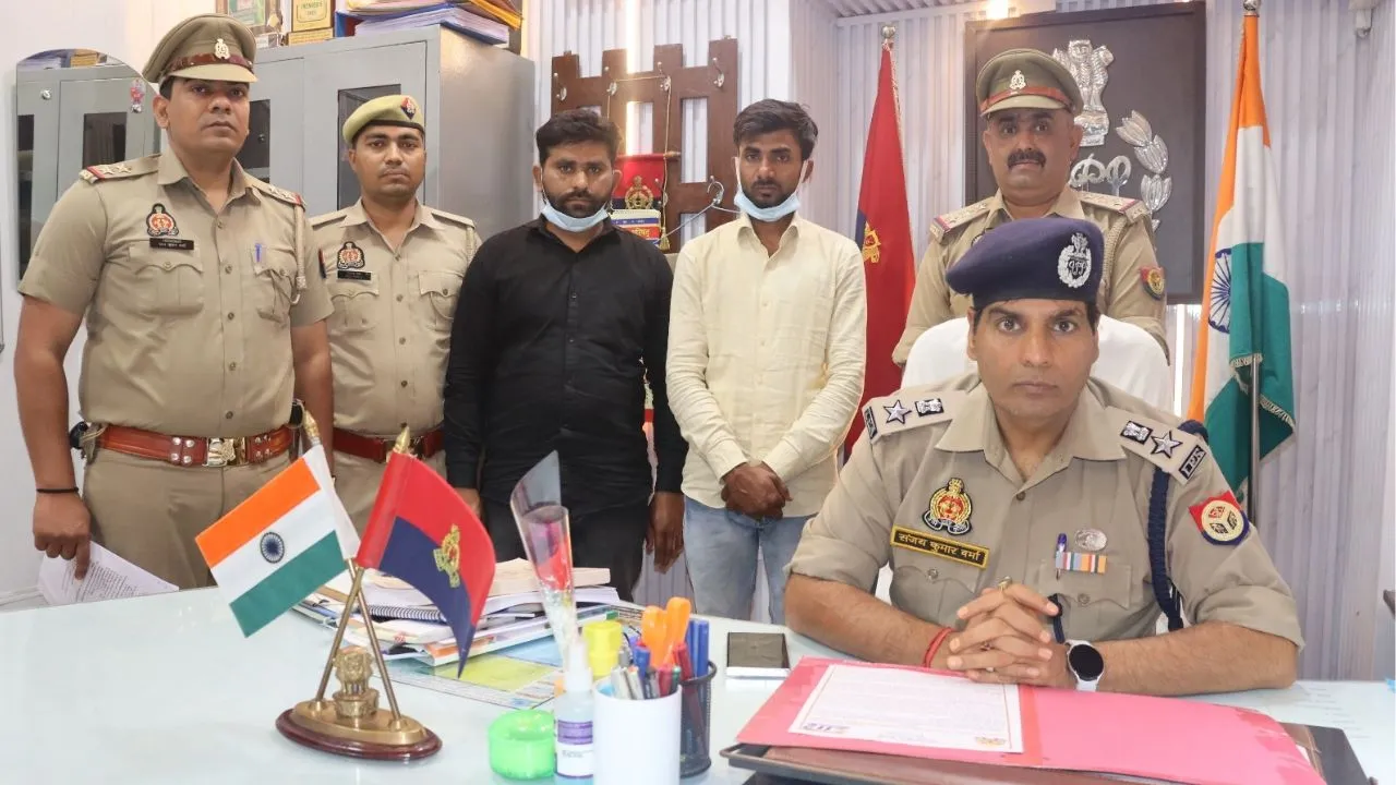 Etawah: रंजिश के चलते युवक पर किया था फायर; मामले में दो आरोपी गिरफ्तार, पुलिस ने बरामद किए ये हथियार 