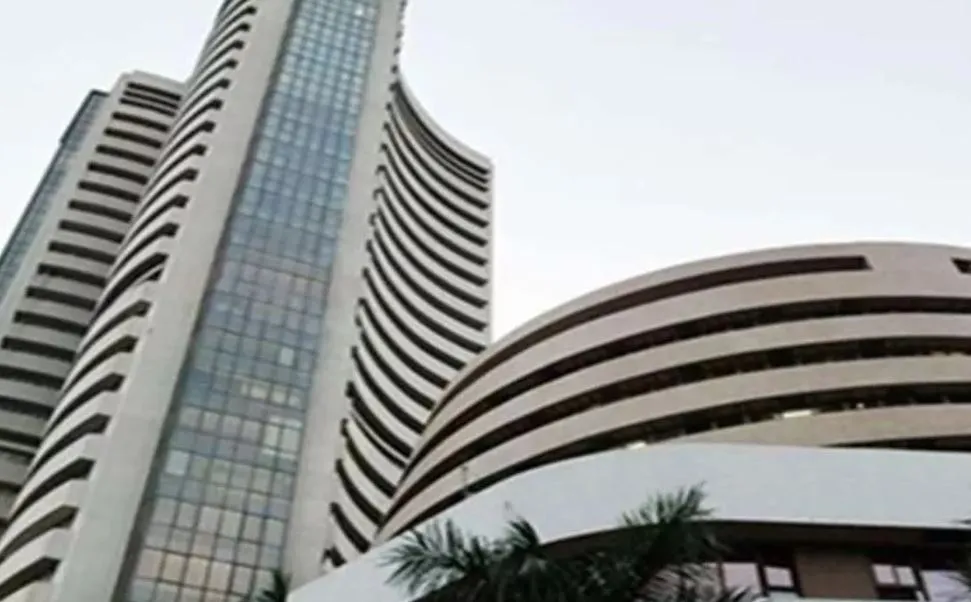Share Market Update: शुरुआती कारोबार में गिरावट का रुझान, सेंसेक्स 229 अंक फिसला 