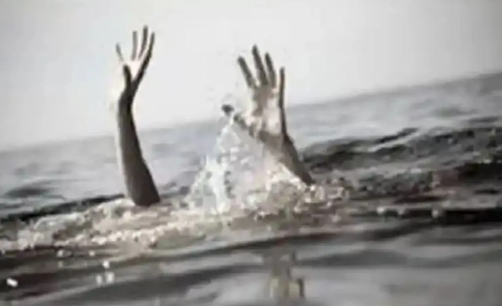 बदायूं: खेलते समय तालाब में डूबकर मासूम की मौत, परिवार में मचा कोहराम 