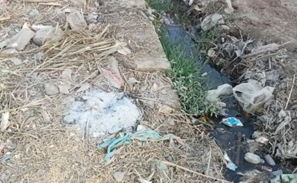 शाहजहांपुर: छतैनी के वाशिंदे झेल रहे दिक्कत, कच्ची गलियां और नालियों में गंदगी