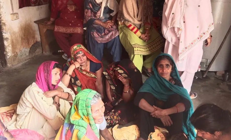 Bareilly News: होली की खुशियां मातम में बदलीं, गांव में जलीं चार चिताएं...हर कोई गमगीन