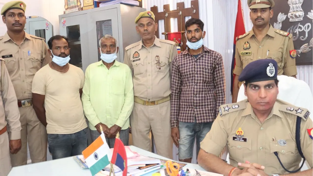 Etawah: पुलिस ने तीन गोवंश तस्करों को किया गिरफ्तार; जंगल से इकट्ठा करके ले जा रहे थे बिहार, 26 गोवंश हुए बरामद