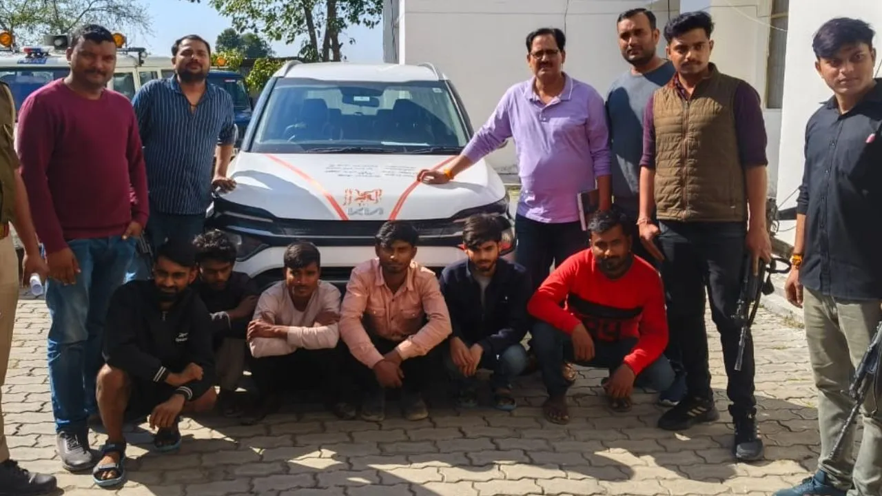 Chitrakoot: साथी को अस्पताल ले जाने के लिए बुक कराई थी कार; रास्ते में ड्राइवर को बनाया बंधक, कार लूटकर हुए फरार; गिरफ्तार