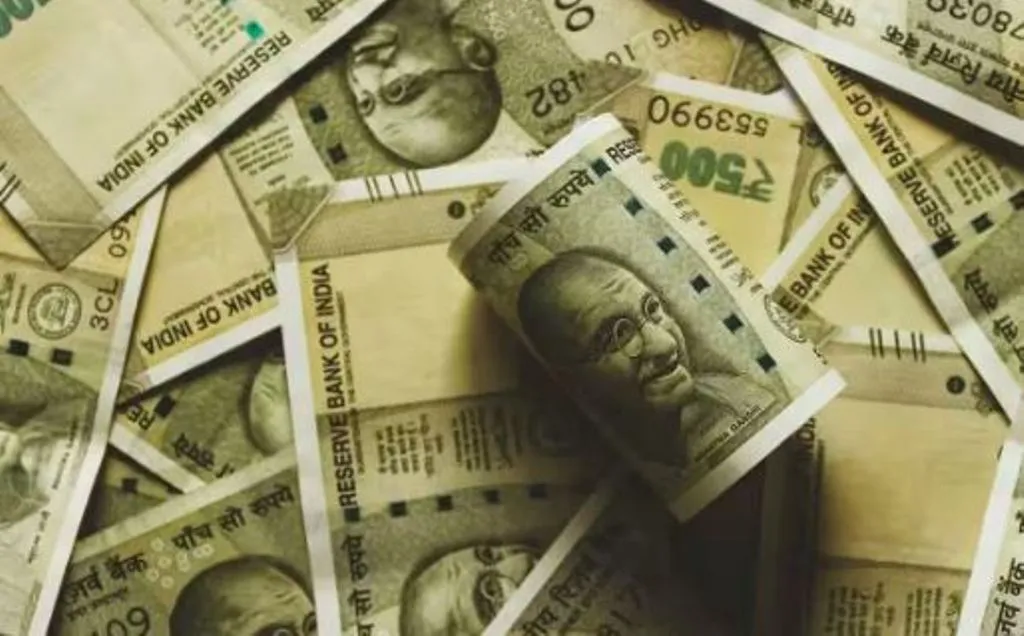 पीलीभीत: वित्तीय वर्ष के अंतिम दिन 42 करोड़ के बिल बाउचरों का भुगतान, डटे रहे अफसर