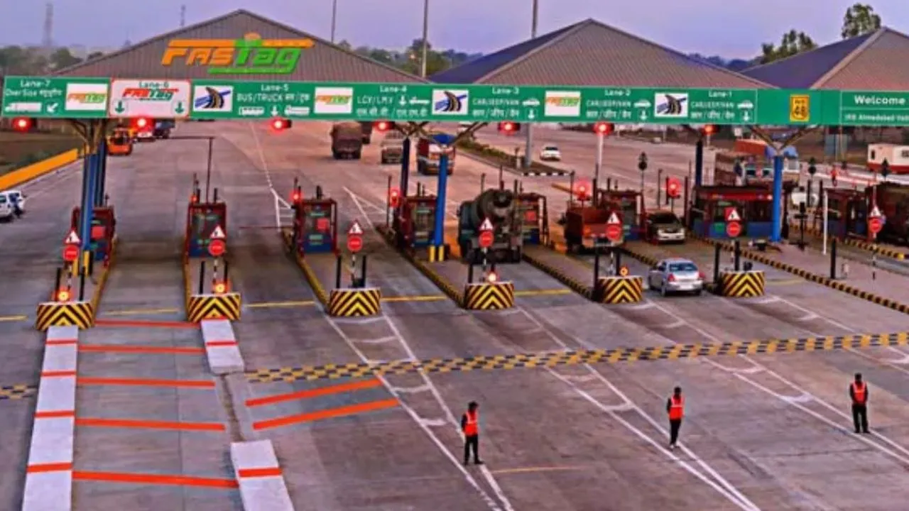 कानपुर से इटावा और झांसी जाना हुआ महंगा; इस दिन से कार व बस में यात्रा करने पर टोल प्लाजा में देने होंगे अब इतने रुपये