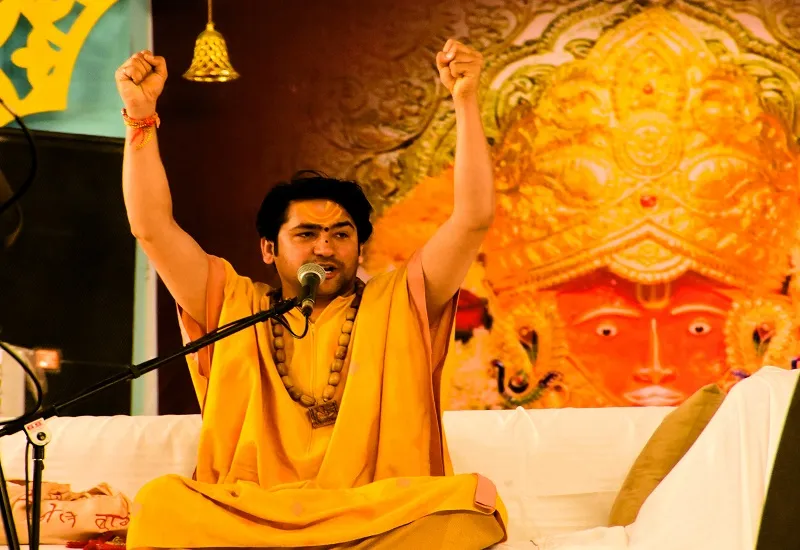 Moradabad News : धीरेंद्र कृष्ण शास्त्री बोले- हम भगवान नहीं, हम तो अपने सनातनी पागलों को समझाने आए हैं 