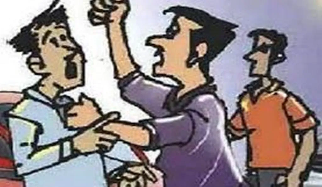 Bareilly News: सपा पार्षद ने पेड़ काटने के विरोध पर युवक को पीटा, विरोध पर जान से मारने की दी धमकी