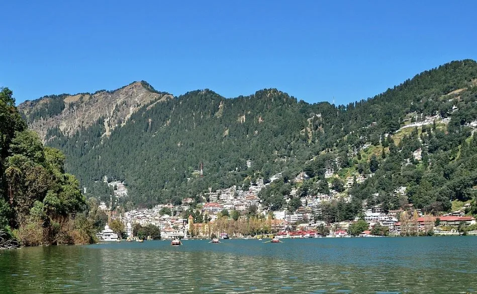 गर्मियों की छुट्टियों में बना रहे हैं घूमने का प्लान, नैनीताल की इन खूबसूरत जगहों की कर सकते हैं सैर 