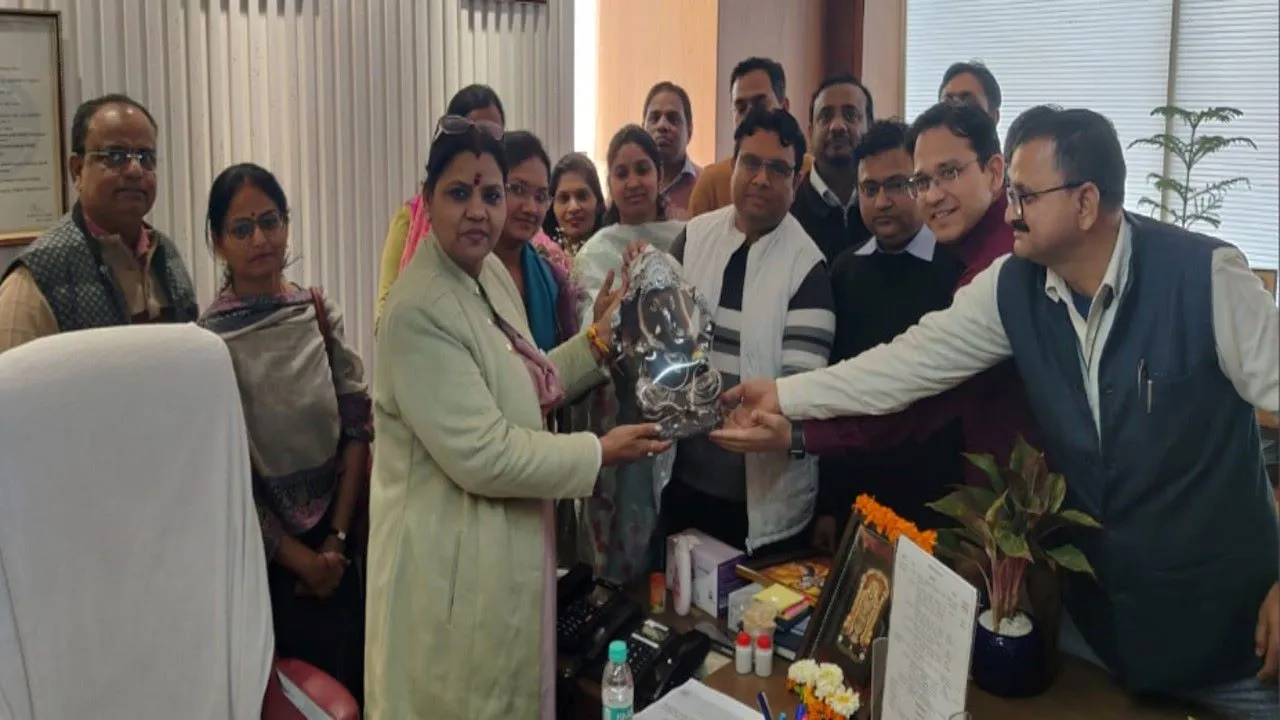 लखनऊ: डॉक्टर और स्वास्थ्यकर्मियों की नहीं समाप्त होगी संविदा, जानें क्या बोलीं मिशन निदेशक