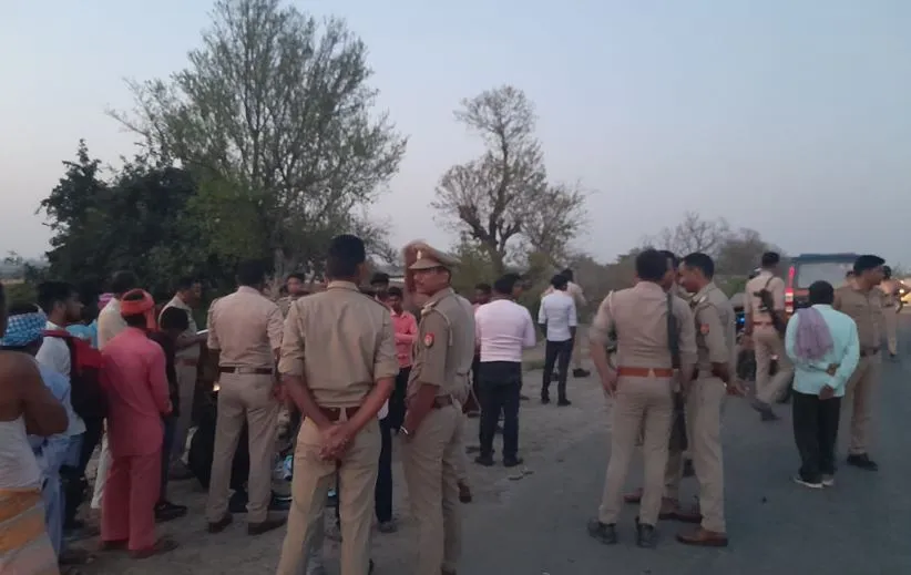 शाहजहांपुर: बाइकों की भिड़ंत में दो युवकों की मौत, तीन घायल