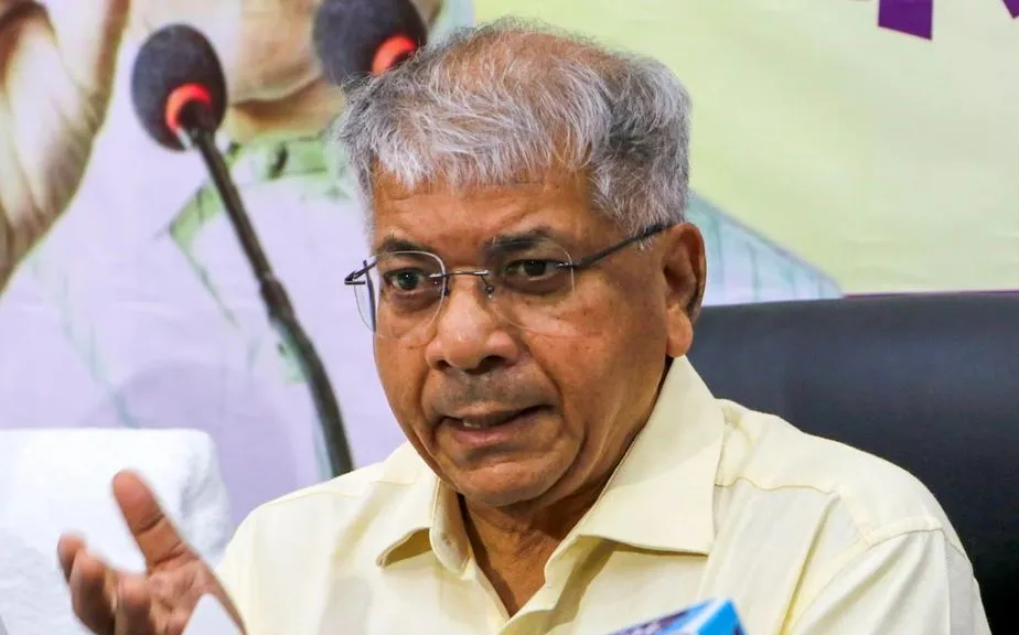 Lok Sabha Election 2024: प्रकाश आंबेडकर की पार्टी MVA के साथ नहीं करेगी गठबंधन, पहले चरण के लिए उम्मीदवार किए घोषित 