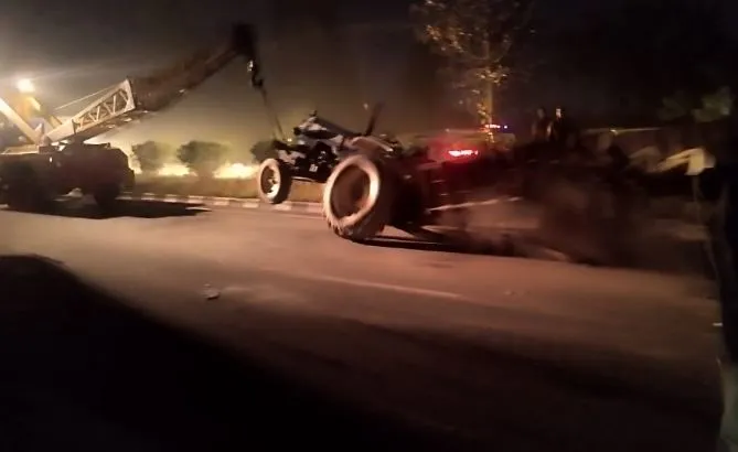 रामपुर में भीषण सड़क हादसा, खनन से भरे डंपर ने ट्रैक्टर-ट्रॉली को मारी टक्कर...तीन महिलाओं समेत चार लोगों की मौत