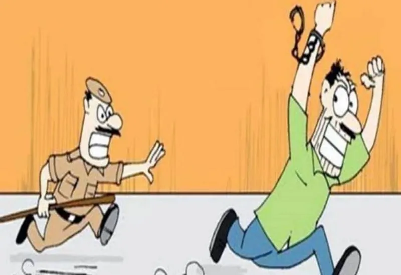 Lucknow News: अधिवक्ता की वेशभूषा में कचहरी से भागा बंदी, दो हेड कांस्टेबल निलंबित