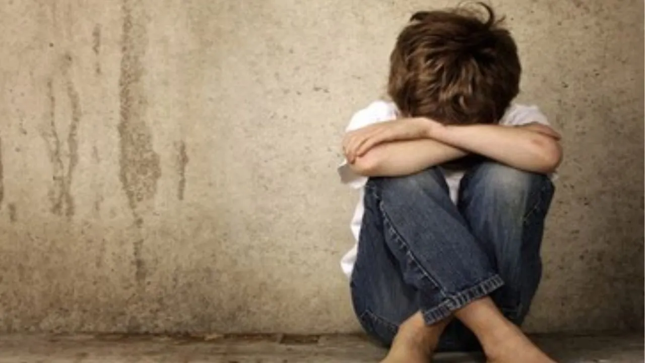 Chitrakoot: कक्षा तीन के छात्र से दरिंदे ने किया कुकर्म; मिठाई खिलाने का दिया लालच, शराब पीकर दिया वारदात को अंजाम 