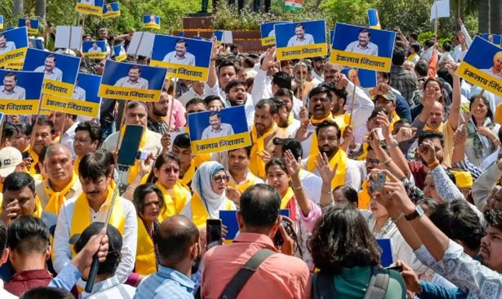 ‘आप’ का प्रदर्शन: पंजाब के मंत्री, सोमनाथ भारती समेत कई नेता हिरासत में लिए गए