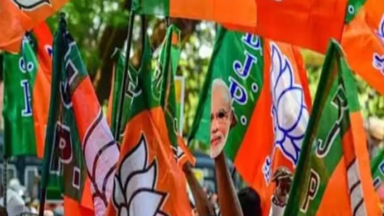 लखनऊ : भाजपा के कदम देखते हुए विपक्षियों ने भी कसी कमर, बदले जाएंगे दिग्गज नेता