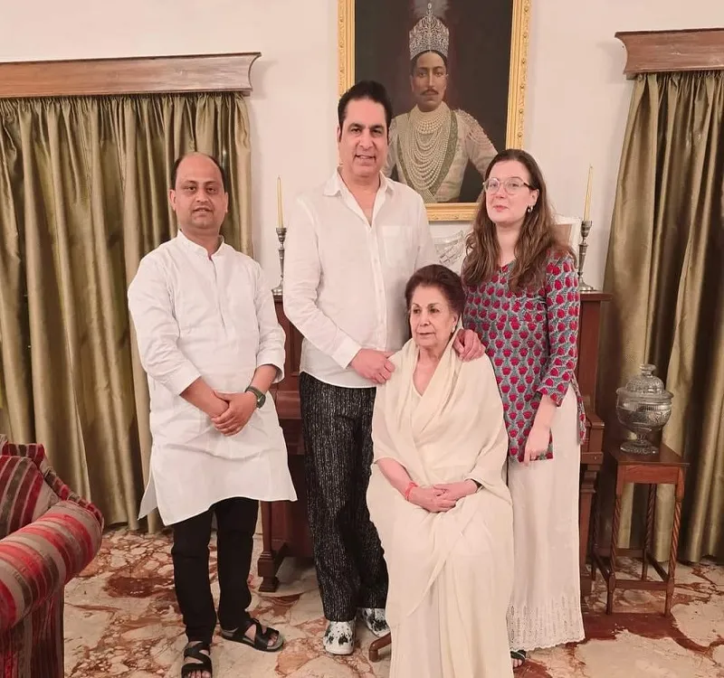 रामपुर : उर्दू-फारसी और सूफी साहित्य पर शोध कर रहीं ब्रिटिश शोधकर्ता हैली स्वानसन