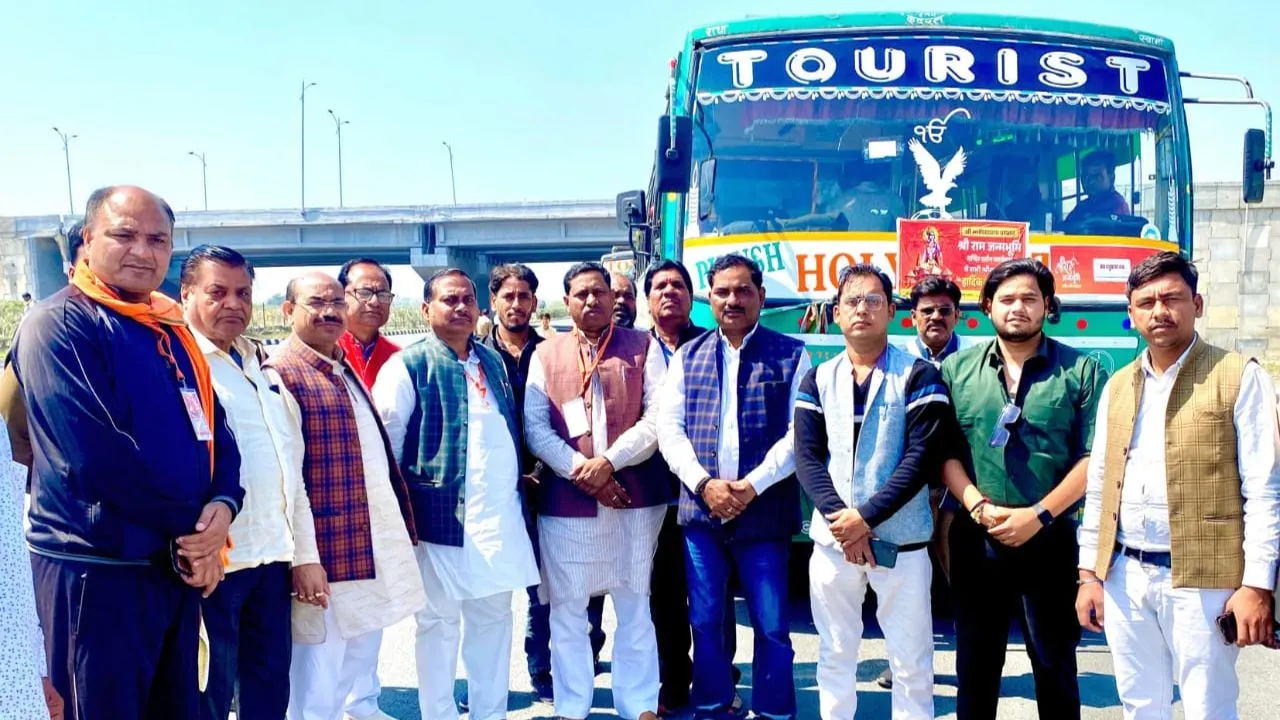 Etawah: रामलला के दर्शन करने के लिए भाजपाई अयोध्या को रवाना; पार्टी के हजारों कार्यकर्ता करेंगे भगवान के दर्शन