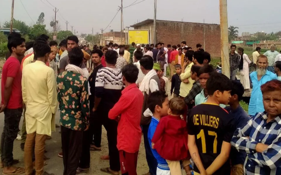 लखीमपुर-खीरी: स्ट्रीट लाइट में लगे बॉक्स की चपेट में आया बच्चा, करंट लगने से मौके पर तोड़ा दम 