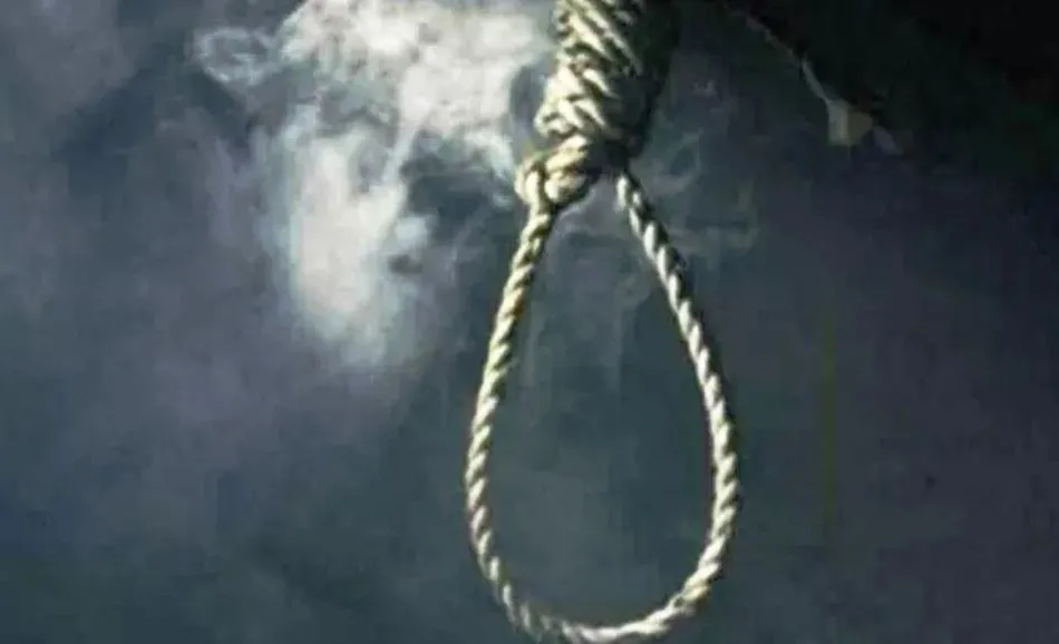 Pilibhit News: पेट्रोल पंप कर्मचारी ने फंदा लगाकर दी जान, परिजनों का रो-रोकर बुरा हाल 